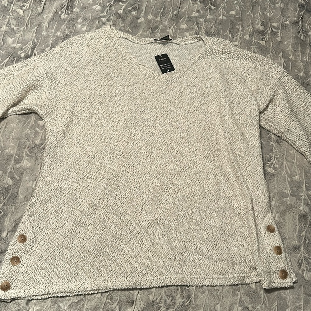 3/4 sleeve casual dress shirt.